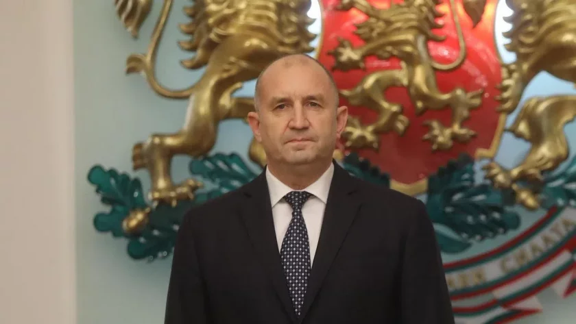 Румен Радев яха площада: Хората гласуваха недоверие към кабинета