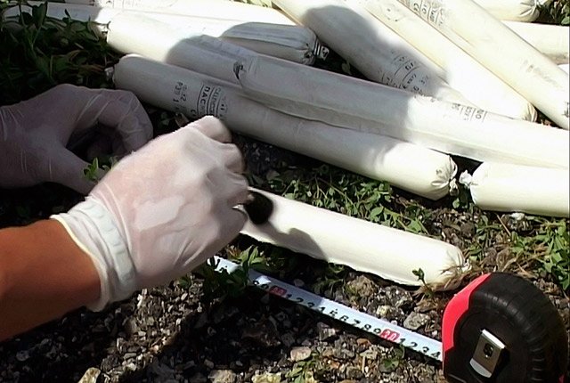 Откриха взривни материали в гараж в Софийско