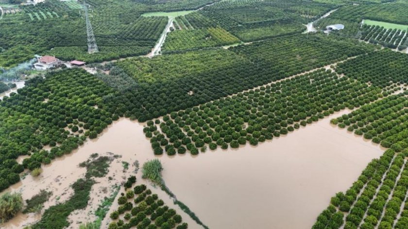 Наводнения, свлачища и щети в Гърция