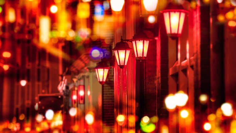 Партията на Марин льо Пен иска да отвори публичните домове 