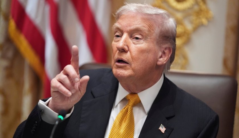 Гледат ти фейсбука и тиктока 5 години назад, за да те пуснат в САЩ