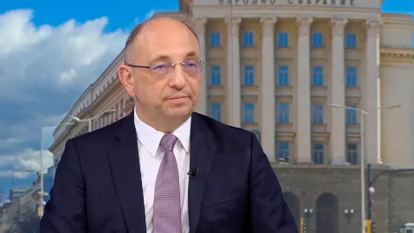 Николай Василев: Не очаквам предсрочни избори, но правителството върви по инерция