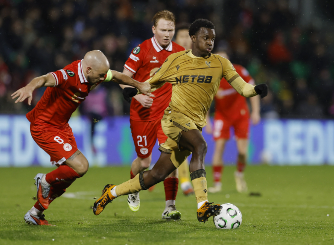 Кристъл Палас с класика в Лигата на конференциите