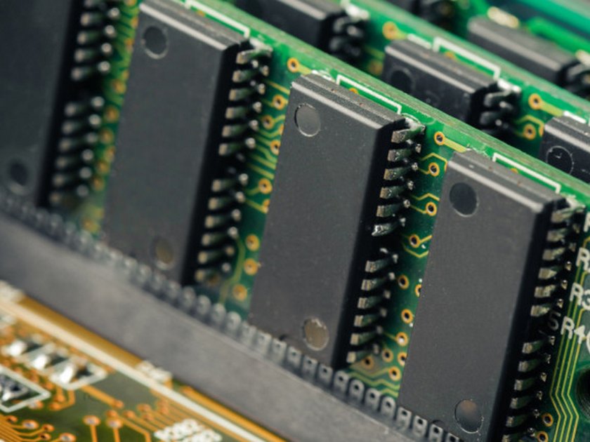 БГ схема с фалшиви чипове удари китайска фирма 