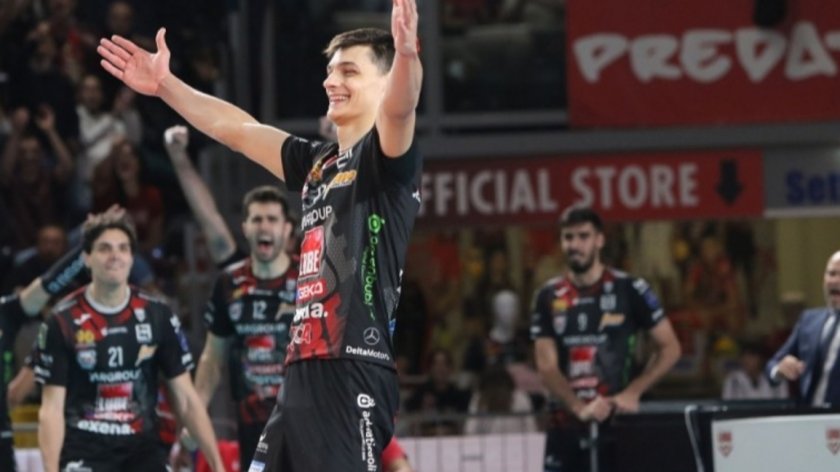 Алекс Николов с победа в Шампионска лига