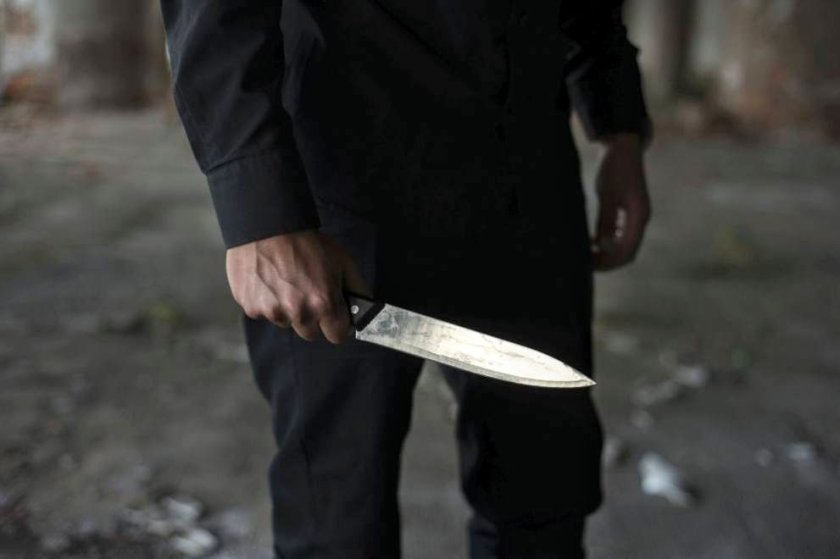 Оставиха в ареста вампир, хапал жена си по лицето и тялото в София