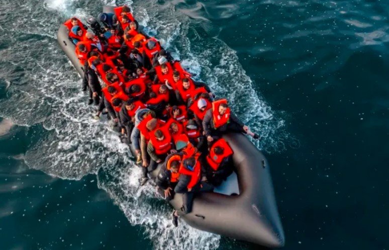 След 28 дни затишие 700 мигранти прекосиха Ламанша