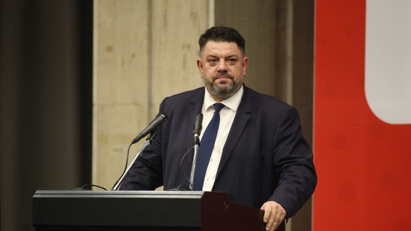 Пленумът, който трябваше да реши каква да е съдбата на