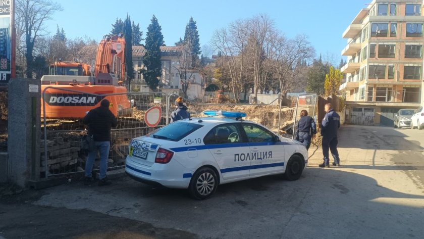 Кошмар: Подпорна стена на строеж се срути върху работник в Стара Загора