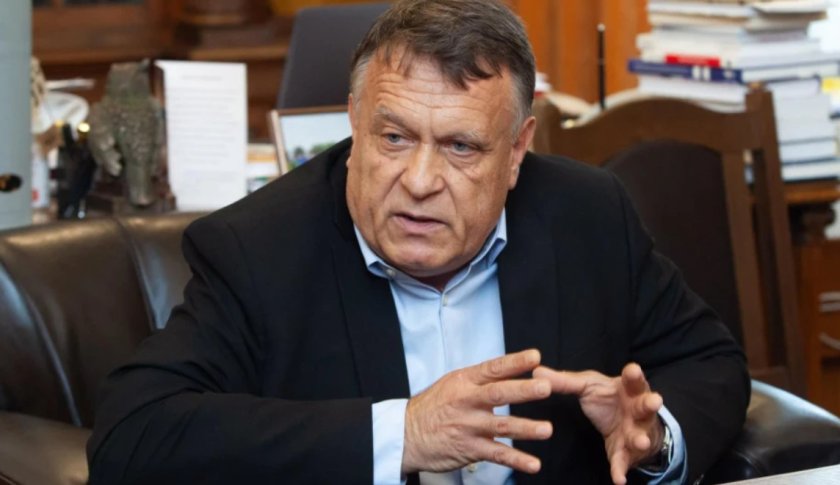 Удължителният закон за бюджета сам по себе си не е