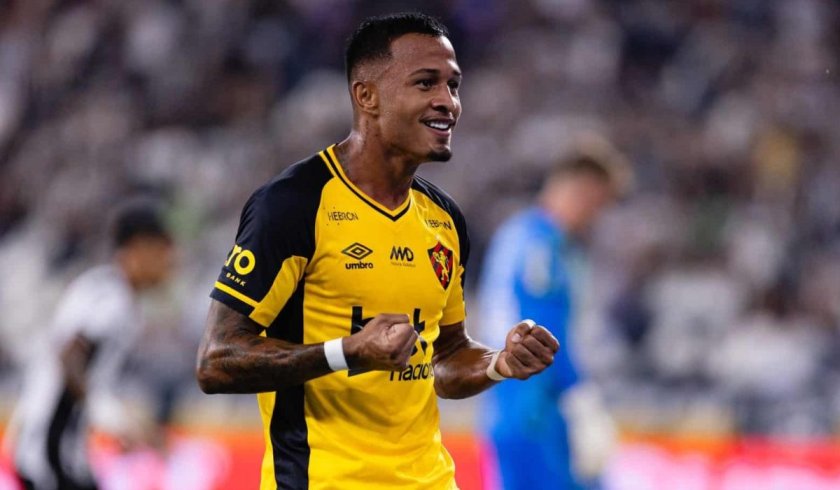 Среднощен експрес: Бразилско крило идва в ЦСКА 