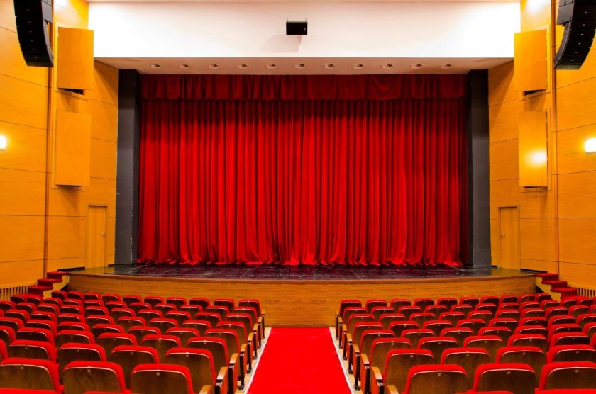 В 12 без 5 Мариан Бачев обяви ударно конкурси за нови директори на театри и опери