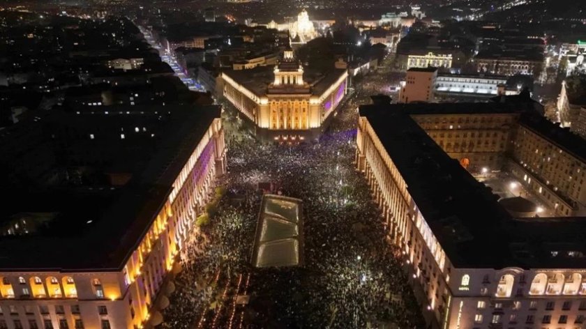 Турските медии: У комшиите народът събори правителството