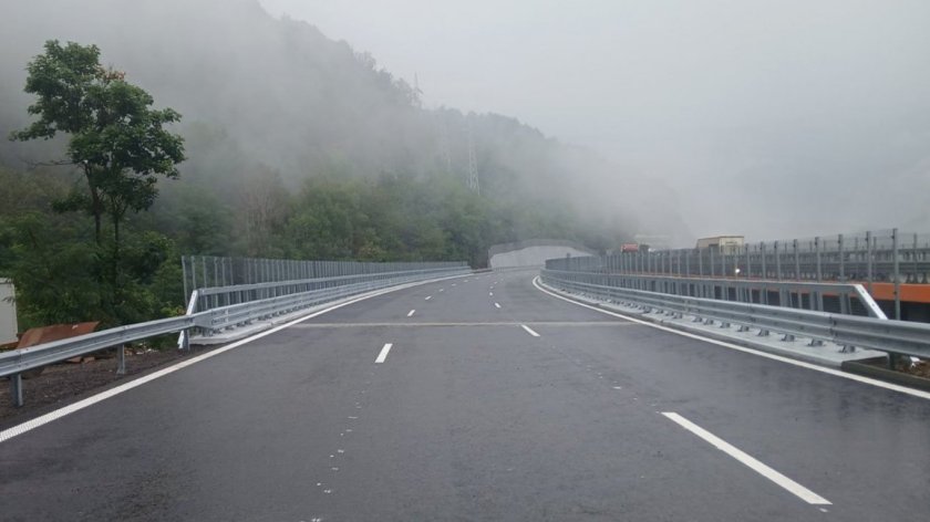 Цяла седмица полагат маркировка по магистралите "Хемус" и "Струма"