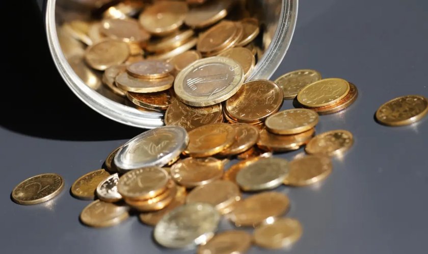 Какво да правим със стотинките и левчетата след 1 януари?