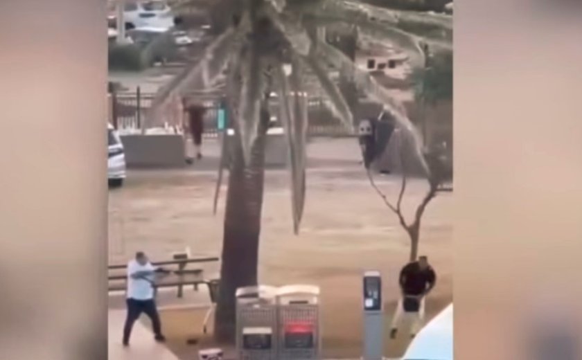 "Кървавата Ханука" в Сидни: Случаен минувач спасява десетки на плажа (ВИДЕО)