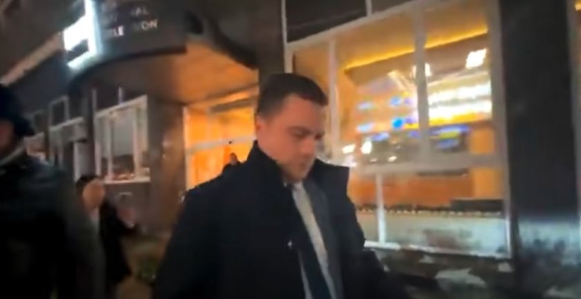 Народна любов: Яйца летяха по колата на Балабанов след участието му в "Панорама" (ВИДЕО)