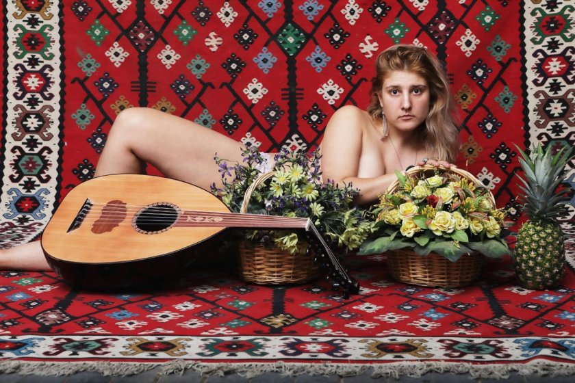 Протестърката Фльор - 1:1 с младата Марта Вачкова