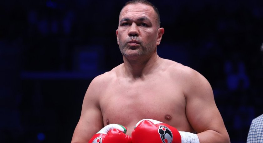 Кобрата падна! Руснак нокаутира българския боксьор 