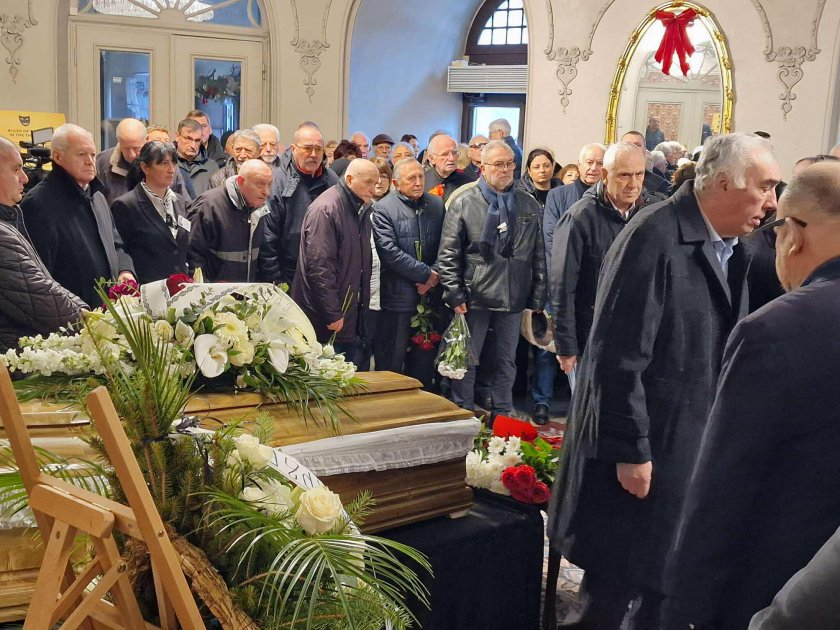 Абе, верно ли опяхте Гошо от Твърдица в Народния?