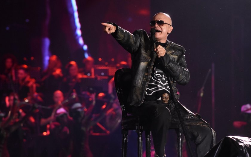 "Такъв един живот": Слави направи равносметка с песен (ВИДЕО)