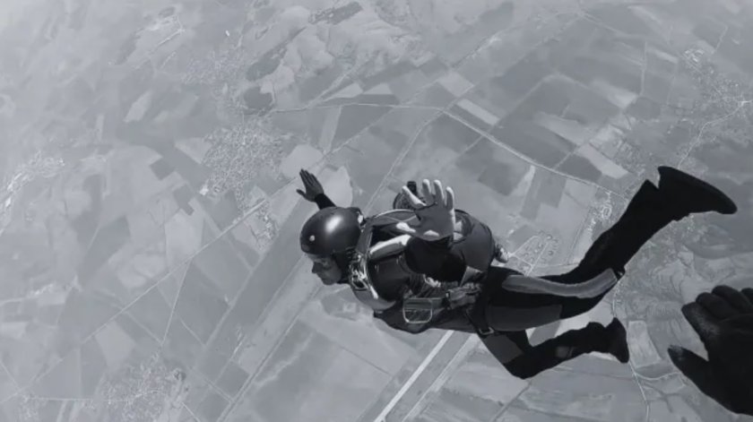 Парашутистка осъди военното министерство, командирът я хокал пред строя