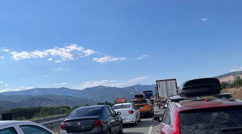 Внимание: Въоръжете се със здрави нерви, ако сте тръгнали към Гърция