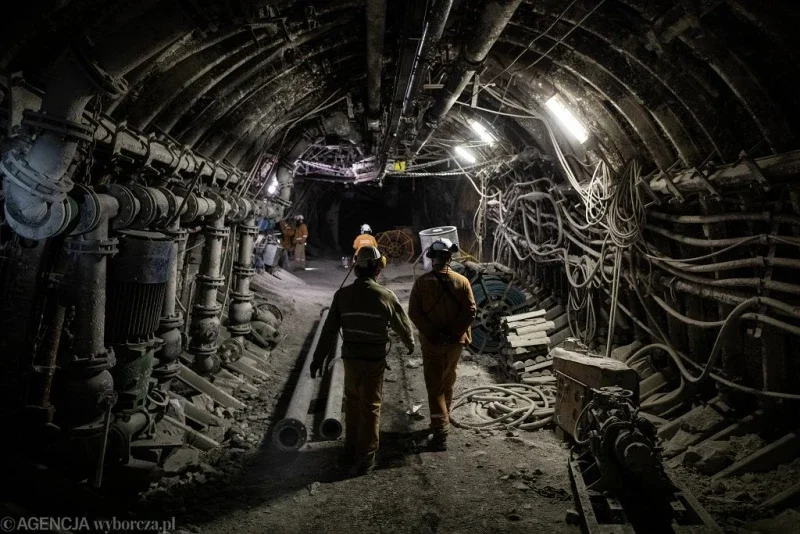 Двама миньори загинаха в Полша