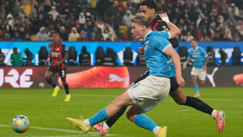 Наполи сгъна Милан и е на финал