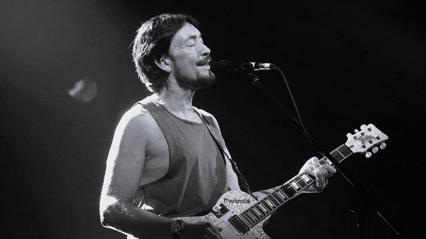 Отиде си музикалната легенда Крис Риа