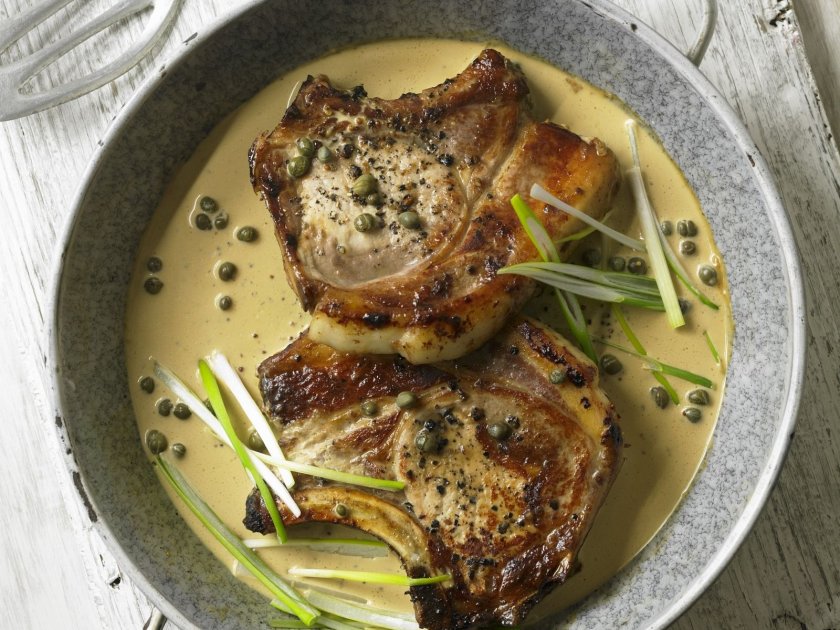 Пържоли в маскарпоне сос (+ зелен пипер и вино)