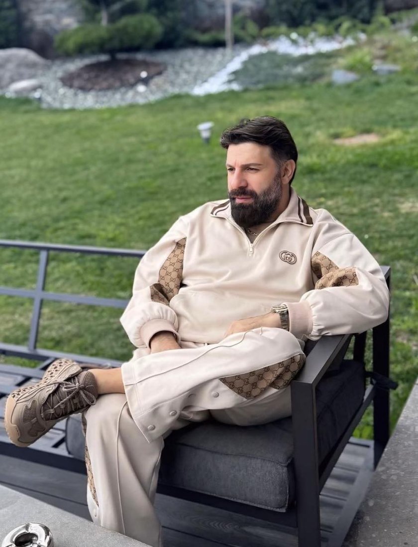 Родата на Цар Киро изкупи масите от 10 бона за концерта на Тони Стораро