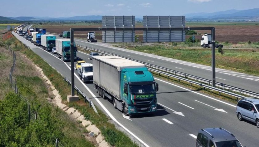 По празниците: Без камиони по магистралите