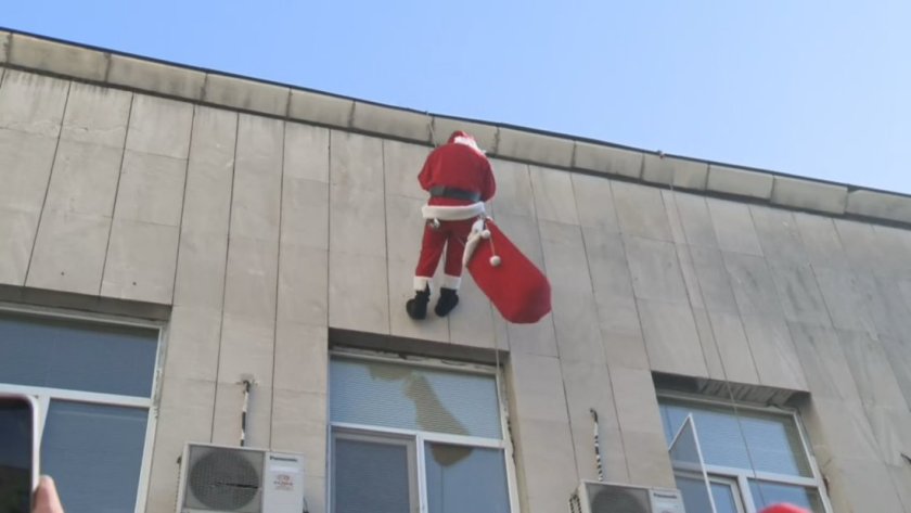 Броени дни преди Коледа, при децата от детската онкохематология на