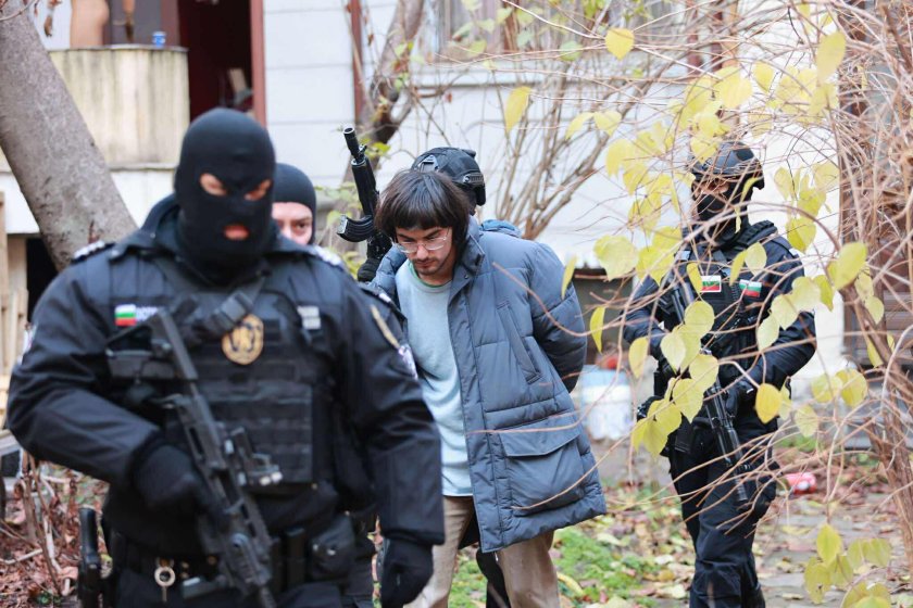 Задържаха педофил за разпространение на порнографски материали с деца в София (СНИМКИ)
