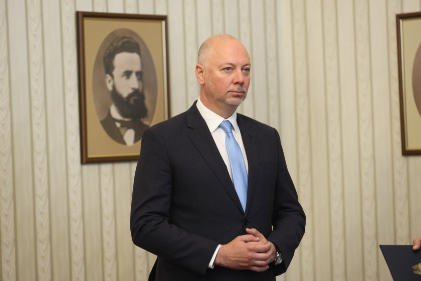 Желязков: Коледа да даде сила и сплотеност на всички българи