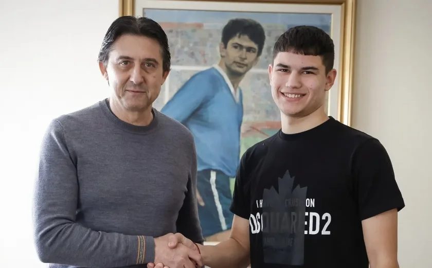 Стоилов, но не Мъри, подписа с Левски