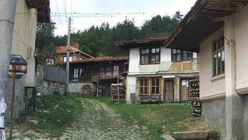 Ккаво евро, бе? В сливенското село Градец 80% са неграмотни и безработни