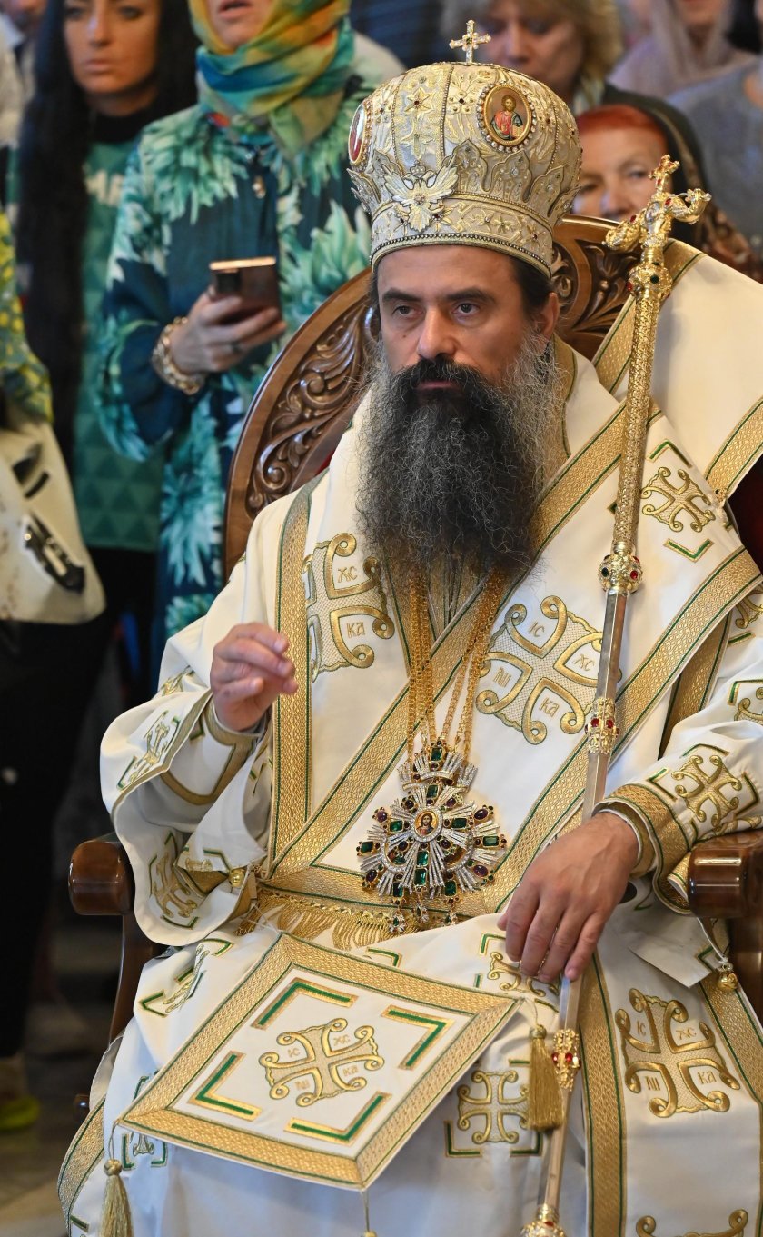 Патриархът: Нека мирът и любовта да бъдат с всички нас