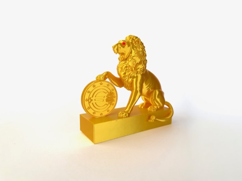 Яра Бубнова казва "Добре дошло, евро" с изложба