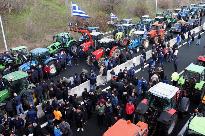 Протести на земеделци в Гърция отново блокират граничните пунктове