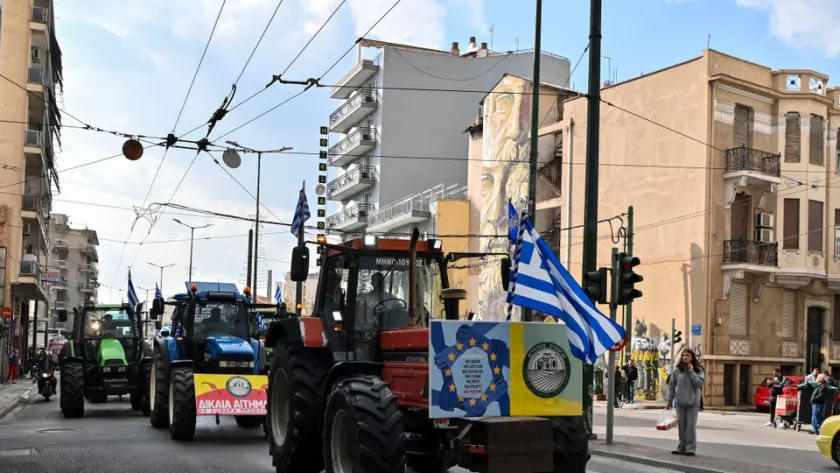 Блокадата на гръцките фермери продължава