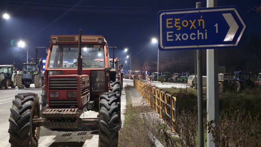 Нова гръцка блокада спря трафика на камиони през два гранични пункта 