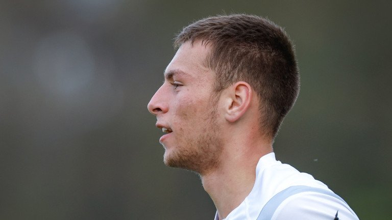 Чичо Венци си знае работата, продаде новогодишно защитник