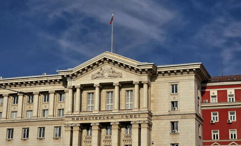 Министрите в оставка се събират на заседание на кабинета