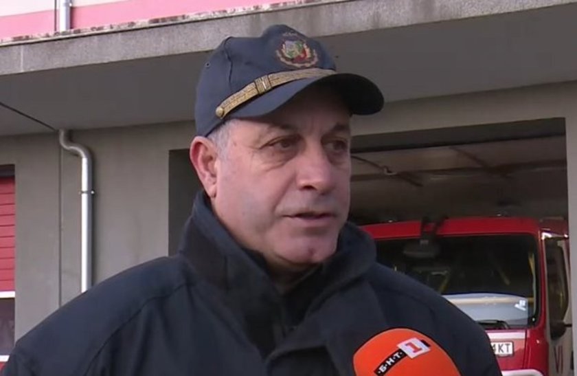 В прохода "Предела": Дърво падна върху колата на чешко семейство