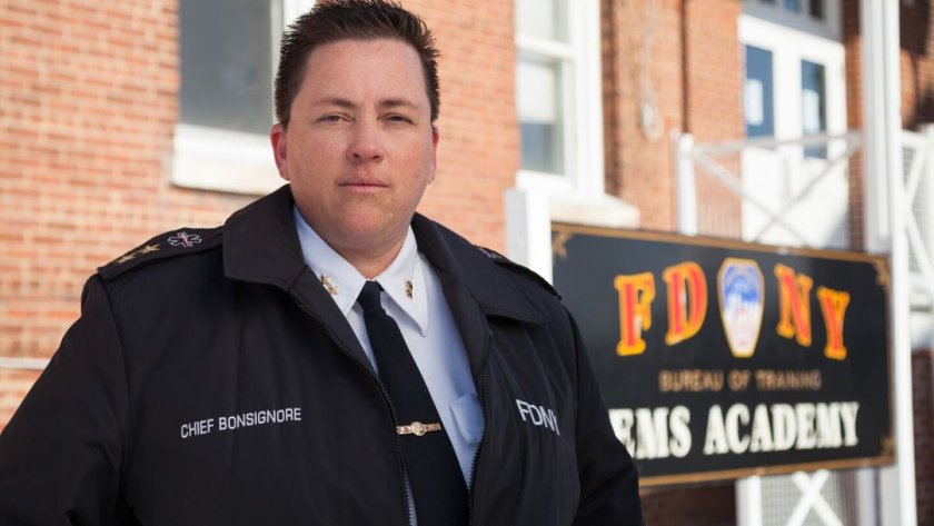 Лесбийка поема Пожарната на Ню Йорк