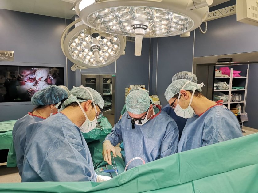 Двама пациенти получиха шанс за нов живот след успешни бъбречни трансплантации