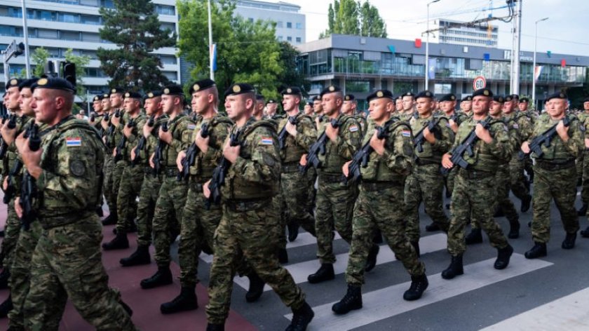 Хърватия връща казармата, изпратени са 1200 повикватели