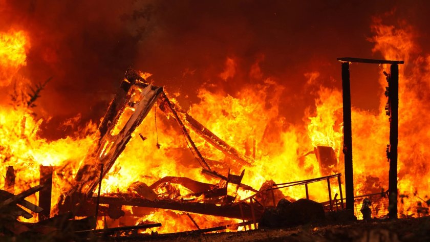 Мъж подпали къщата си в Плевенско